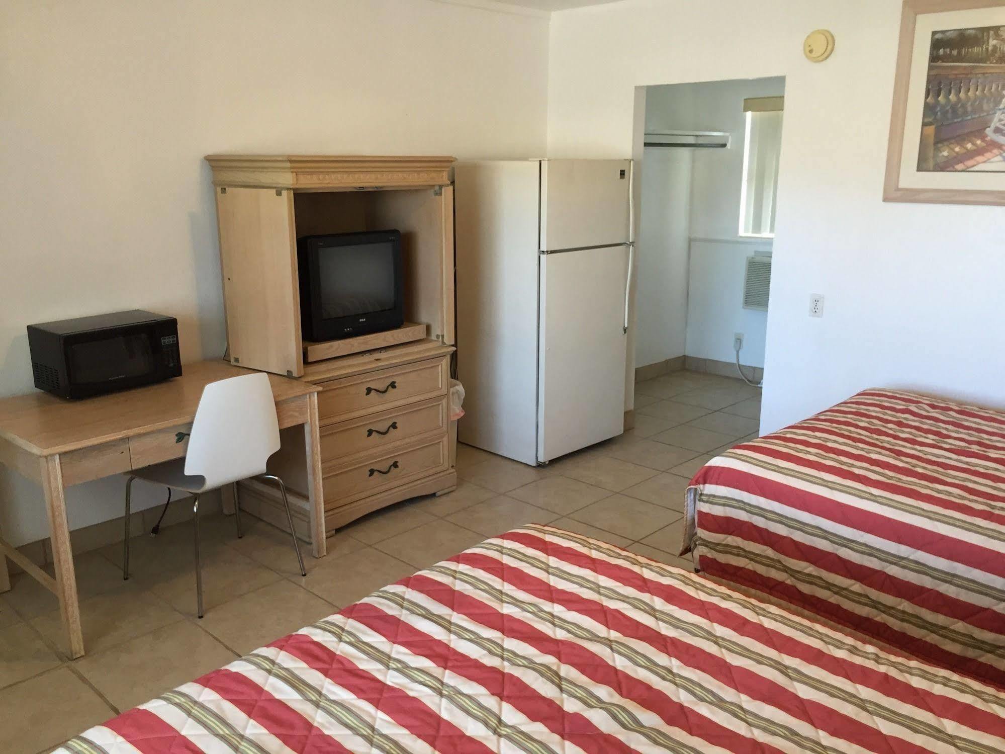 Economy Suites Cypress Gardens エクステリア 写真
