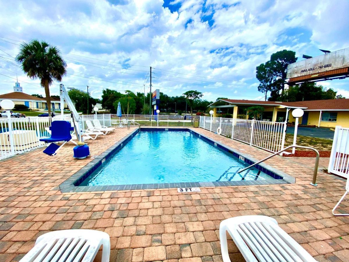Economy Suites Cypress Gardens エクステリア 写真